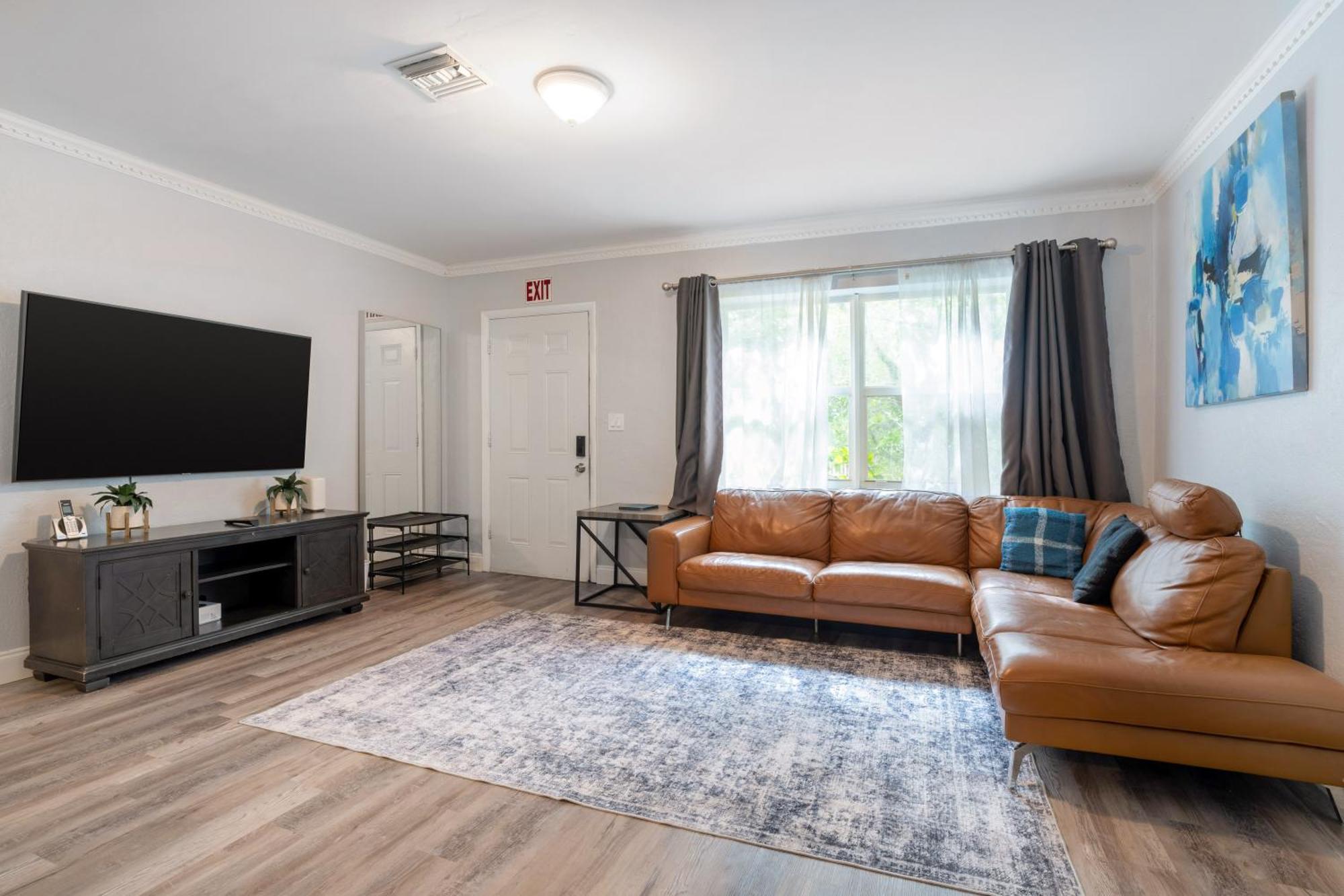 Hollywood Peaceful Hostel Bagian luar foto