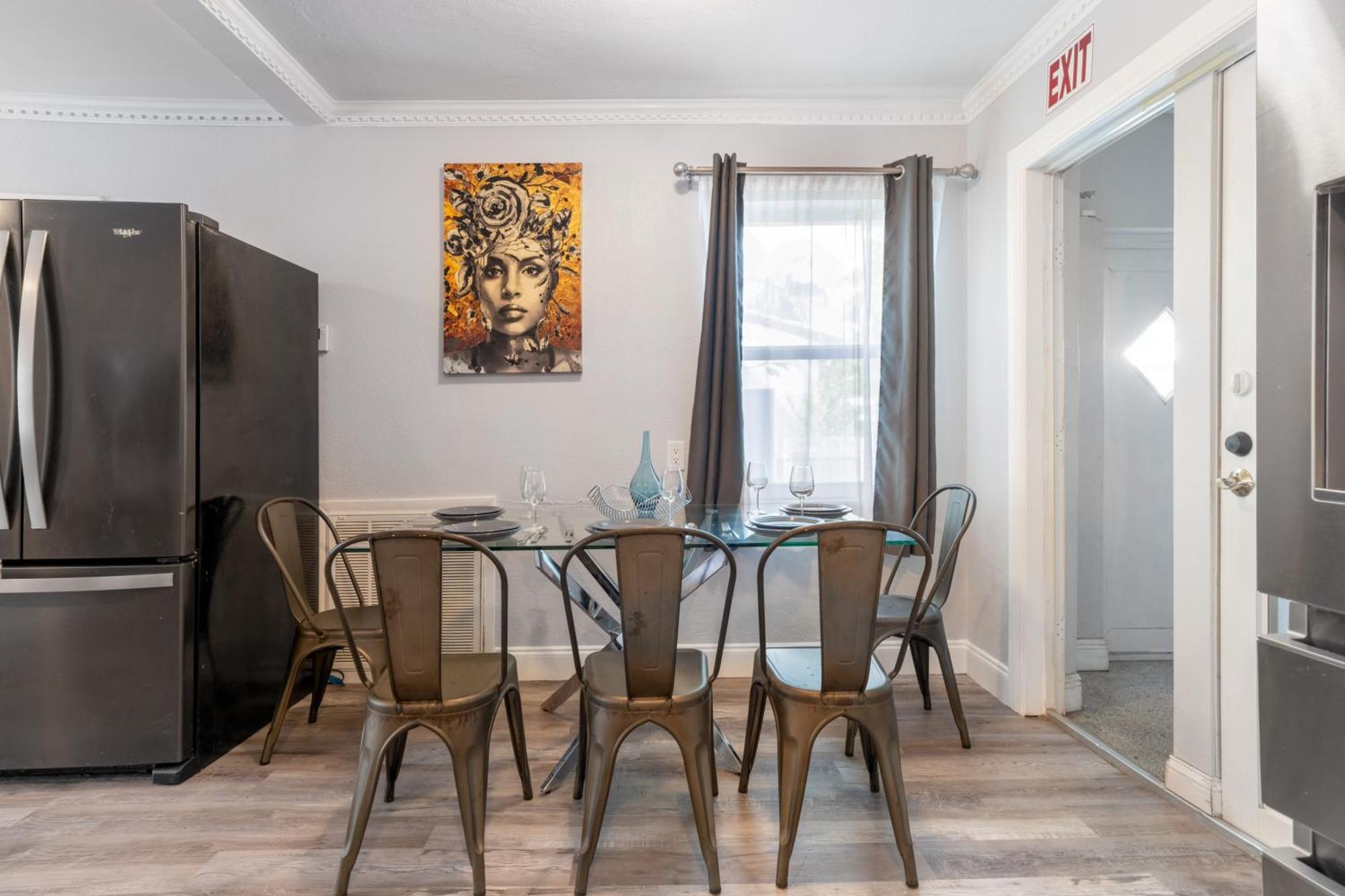 Hollywood Peaceful Hostel Bagian luar foto
