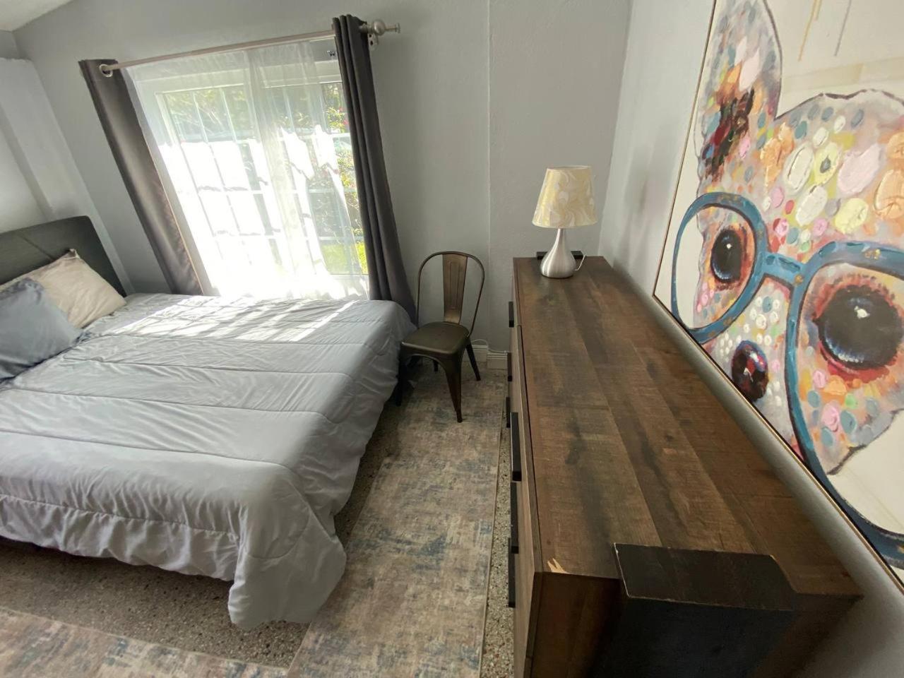 Hollywood Peaceful Hostel Bagian luar foto