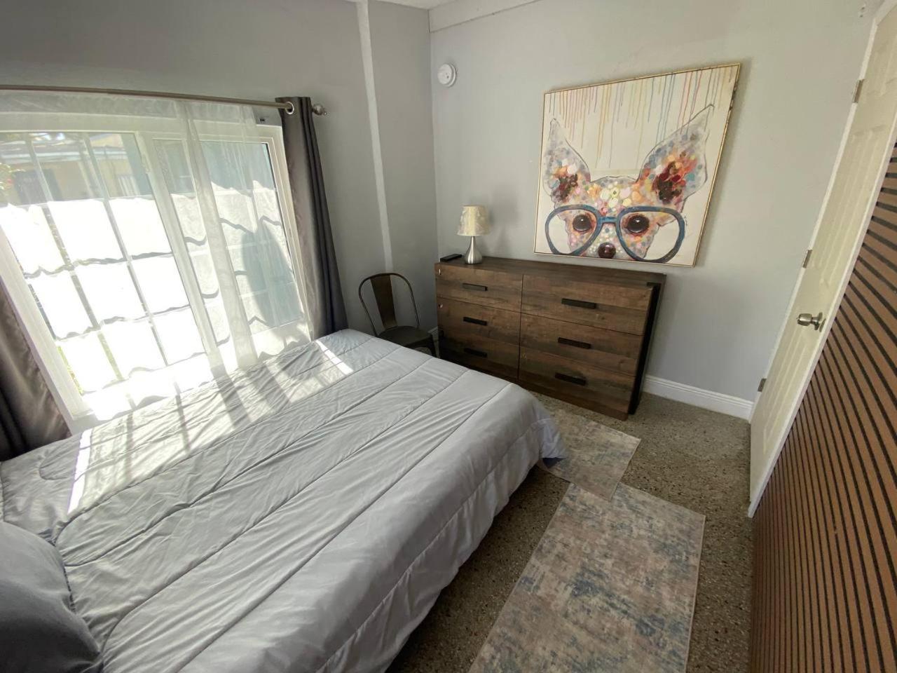 Hollywood Peaceful Hostel Bagian luar foto